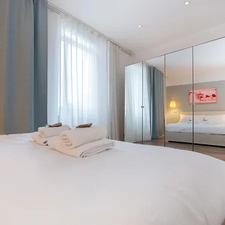 Colosseum View * ローマ